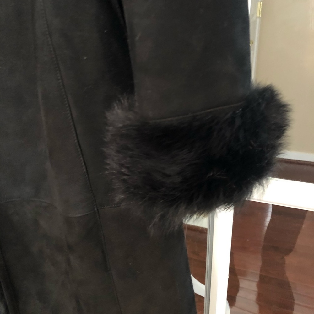 Shearling Lamb Fur Coat with Hood - Picture 5 of 11